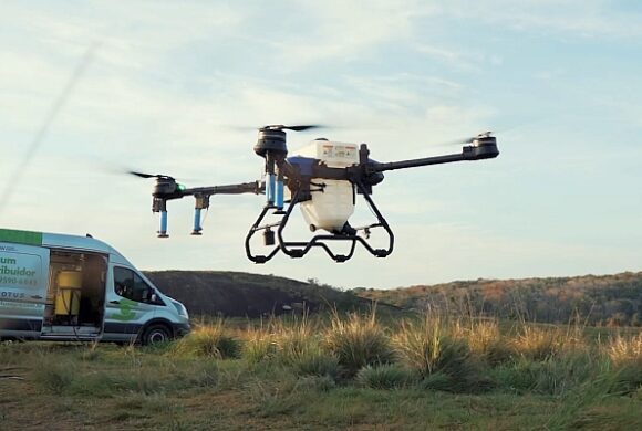 Drones reduzem impacto ambiental e garantem maior eficiência no campo Drones reduzem impacto ambiental e garantem maior eficiência no campo