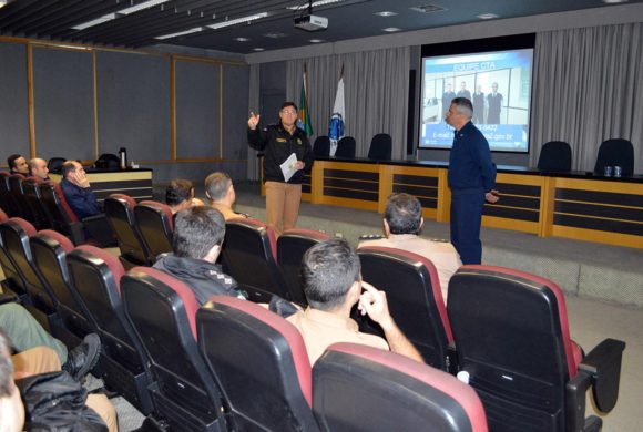 Polícia Militar do Paraná recebe orientações sobre o controle do tráfego de drones