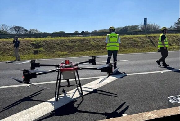 Drone bombeiro é destaque em simulado de acidente na Rodovia dos Bandeirantes Drone bombeiro é destaque em simulado de acidente na Rodovia dos Bandeirantes