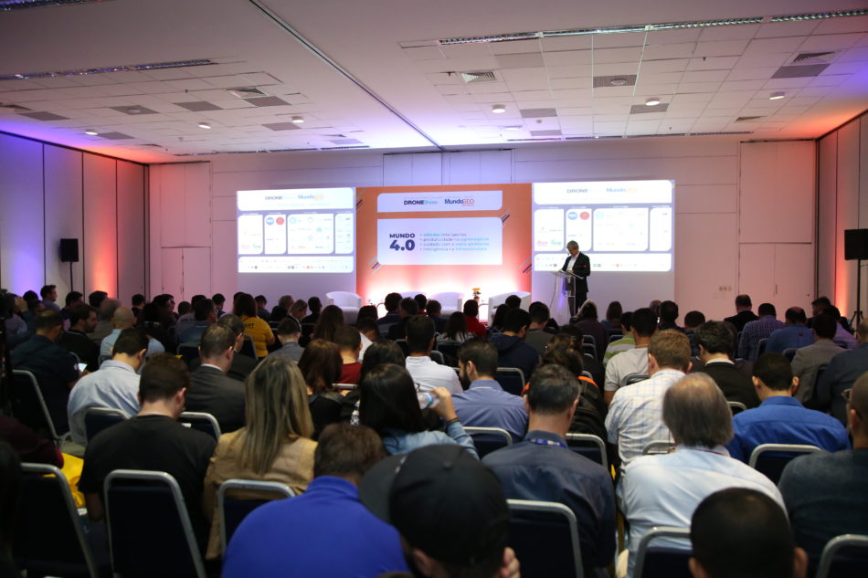 Conferência de Abertura do DroneShow e MundoGEO Connect (Foto: LEX Studio)