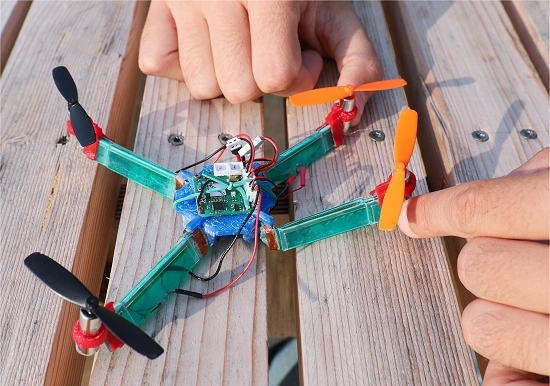 Pesquisadores desenvolvem drone flexível resistente a impactos