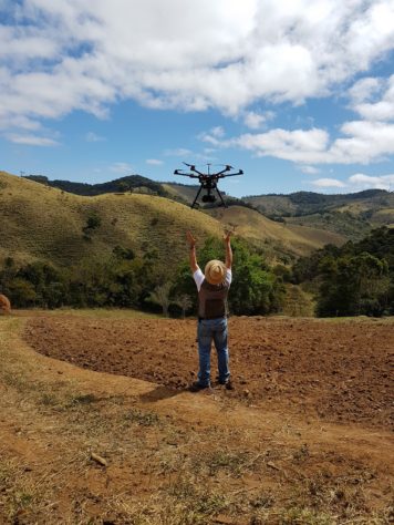 Dronequi, que ajuda a monitorar macacos em Minas Gerais, foi desenvolvido por meio de projeto apoiado pela Fundação Grupo Boticário. Imagem: Acervo Fundação Grupo Boticário