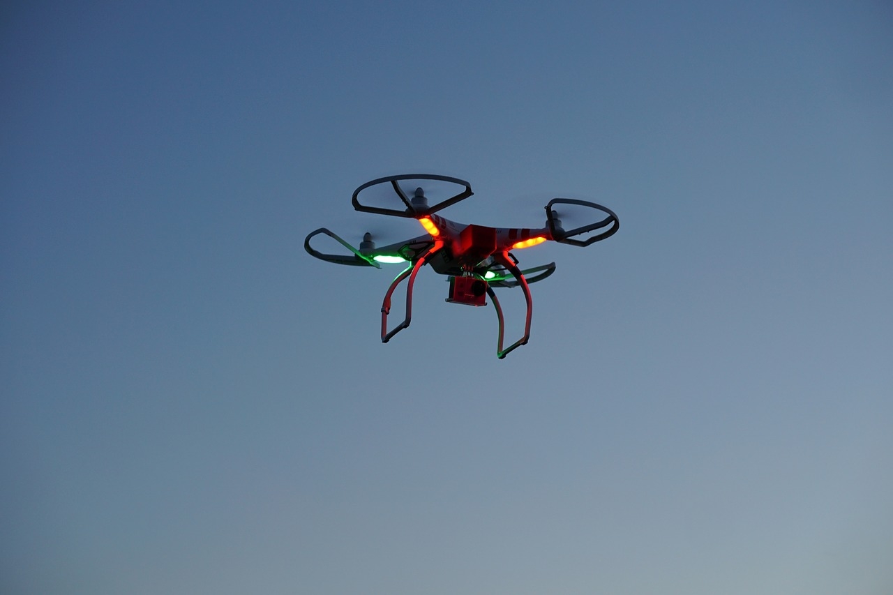 Você sabia? Confira 7 mitos e verdades sobre o uso de Drones - DroneShow