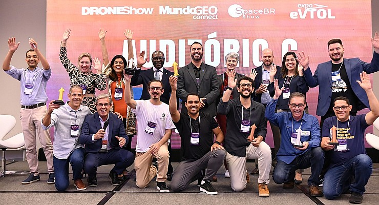 Startups ganadoras del MundoGEO Pitch en DroneShow 2024