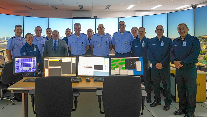 DECEA inaugura torre de simulação 360º para treinar controladores de tráfego aéreo DECEA inaugura torre de simulação 360º para treinar controladores de tráfego aéreo